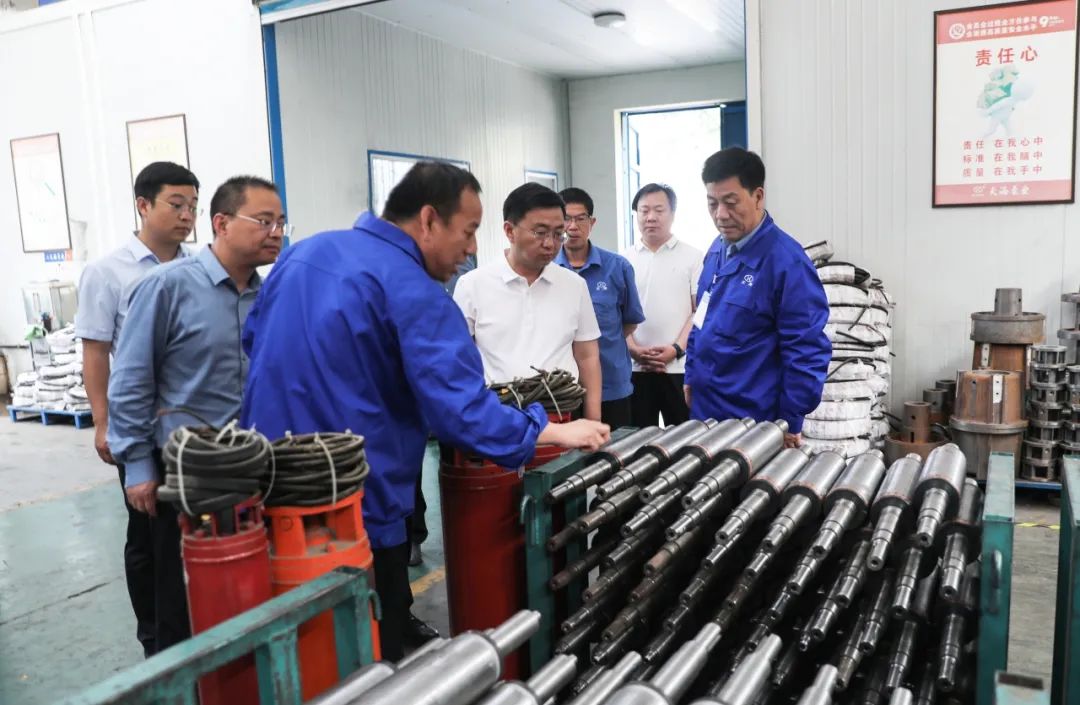 运城市盐湖区委书记李永辉在解州镇调研时强调:做大做强水泵特色专业镇打造山西省发展标杆(图1)