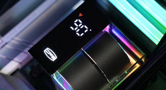 超频三DS360:智能数显+双腔水泵旗舰处理器也能“清凉”过夏(图9)
