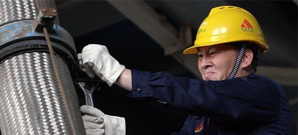 辉煌75载与共和国同成长的劳动模范徐成东:“艾萨”铅冶炼技术第一人(图2)