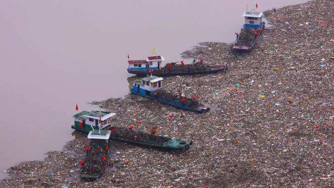 截流多年三峡大坝淤泥堆积18亿吨为何不用抽沙船把它抽走(图11)