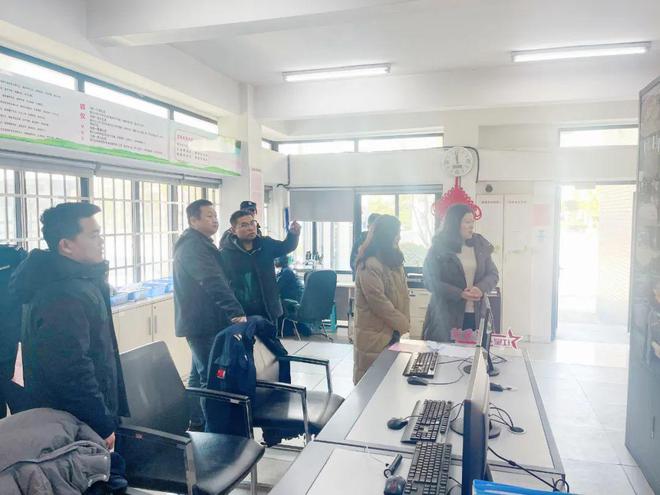 筑牢安全关护航开学季——星浦小学开展2025年春季开学安全检查(图2)