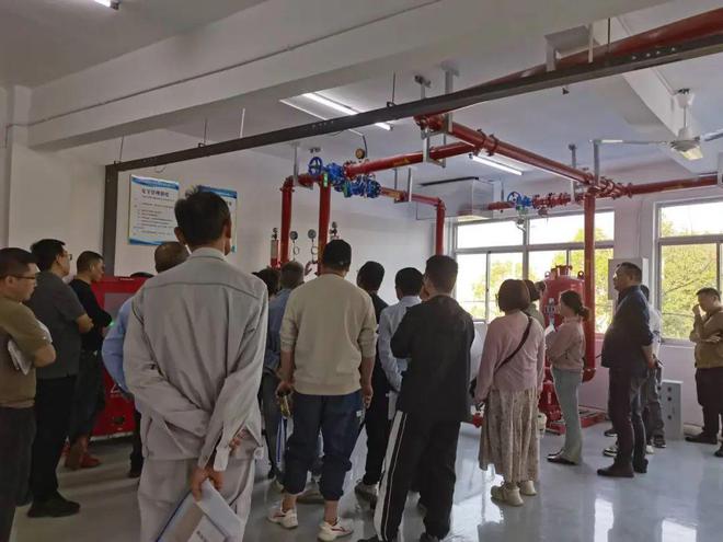 【新闻晚餐】调整公交运营时间六安一“老客户”喜中97万(图4)