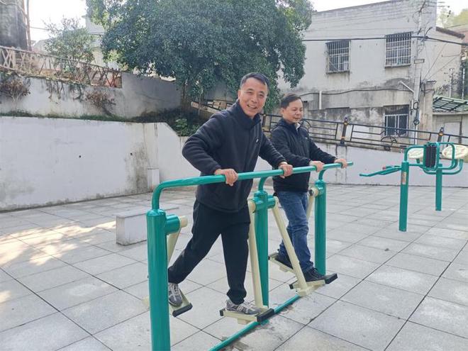 湖北咸安烟草携手社区实施民生项目(图2)