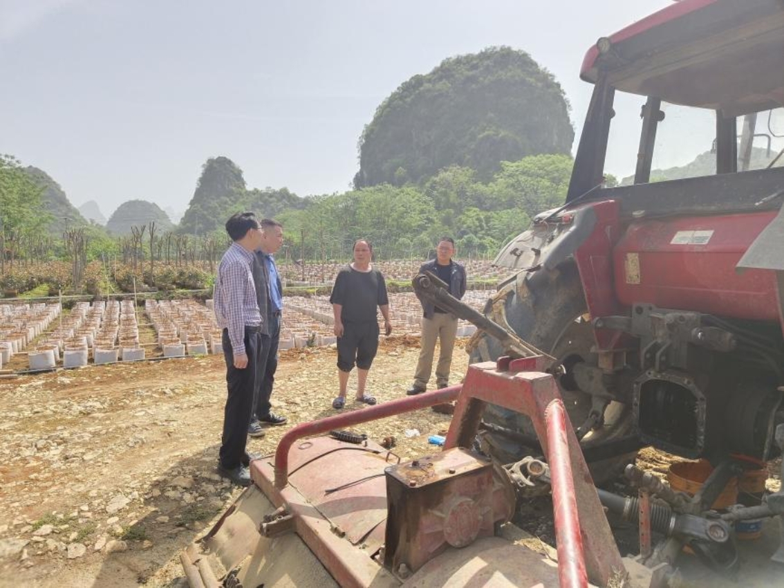 桂林市阳朔县农机中心助力种粮大户抗旱守护粮食生产生命线(图2)