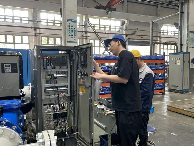 从追赶到超越!这家嘉定企业用30年打造“水系统心脏”的冠军(图1)