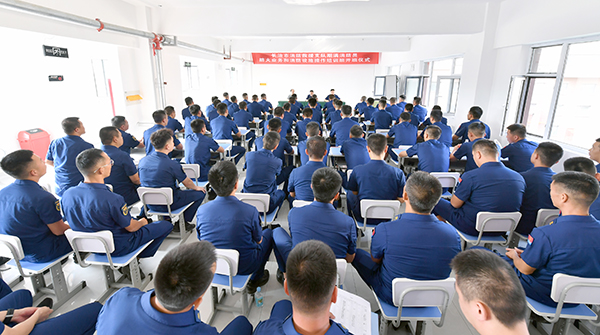 拓展岗位技能!长治消防组织期满消防员开展防火业务和设施操作培训(图1)