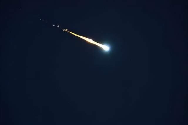 又出现了!北京凌晨发生神秘巨响专家回应:火流星太阳惹的祸(图1)