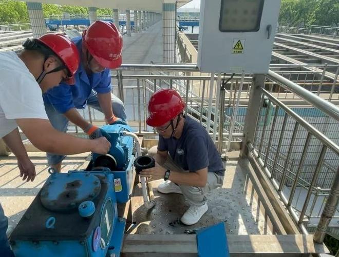 迎战高温“烤”验供水行业全力保障高峰供水(图2)