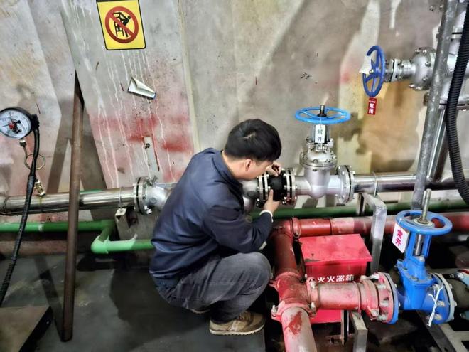 迎战高温“烤”验供水行业全力保障高峰供水(图1)