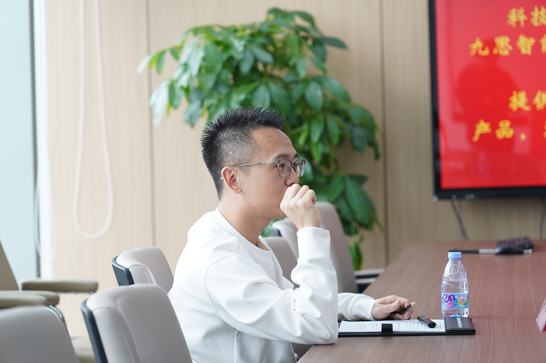 护航科技创新助力低空经济中国太保深圳分公司携主流媒体团探访九思智能(图2)