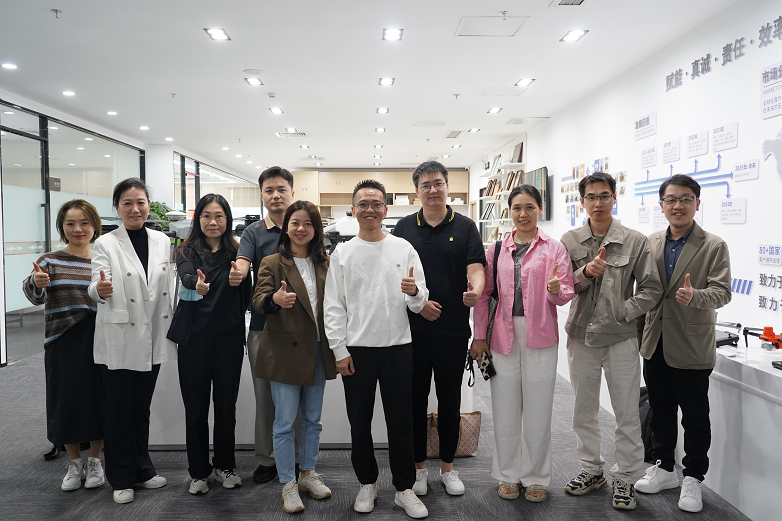 护航科技创新助力低空经济中国太保深圳分公司携主流媒体团探访九思智能(图5)