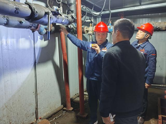 郑州热力劳模工匠“对症下药”200户家庭今冬不缺暖(图4)