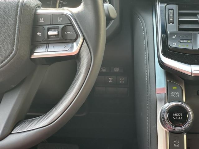 2025款酷路泽3500运动现车报价彰显霸气威猛有力的视觉效果(图9)