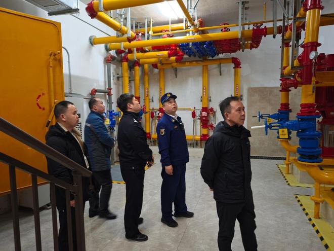 武汉持续开展周三消防安全集中夜巡行动夯实火灾防控根基(图2)